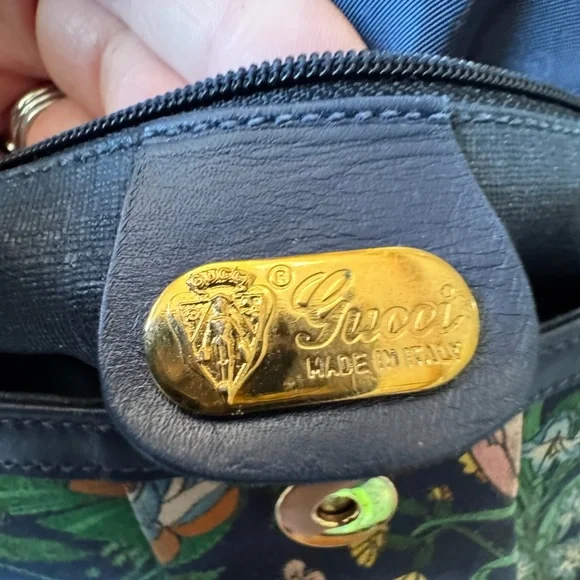 GUCCI Navy Floral Clutch- Vintage EUC - Picture 11 of 13